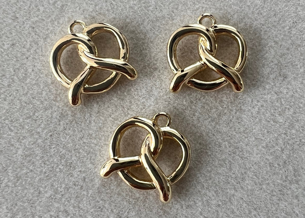Pretzel charm